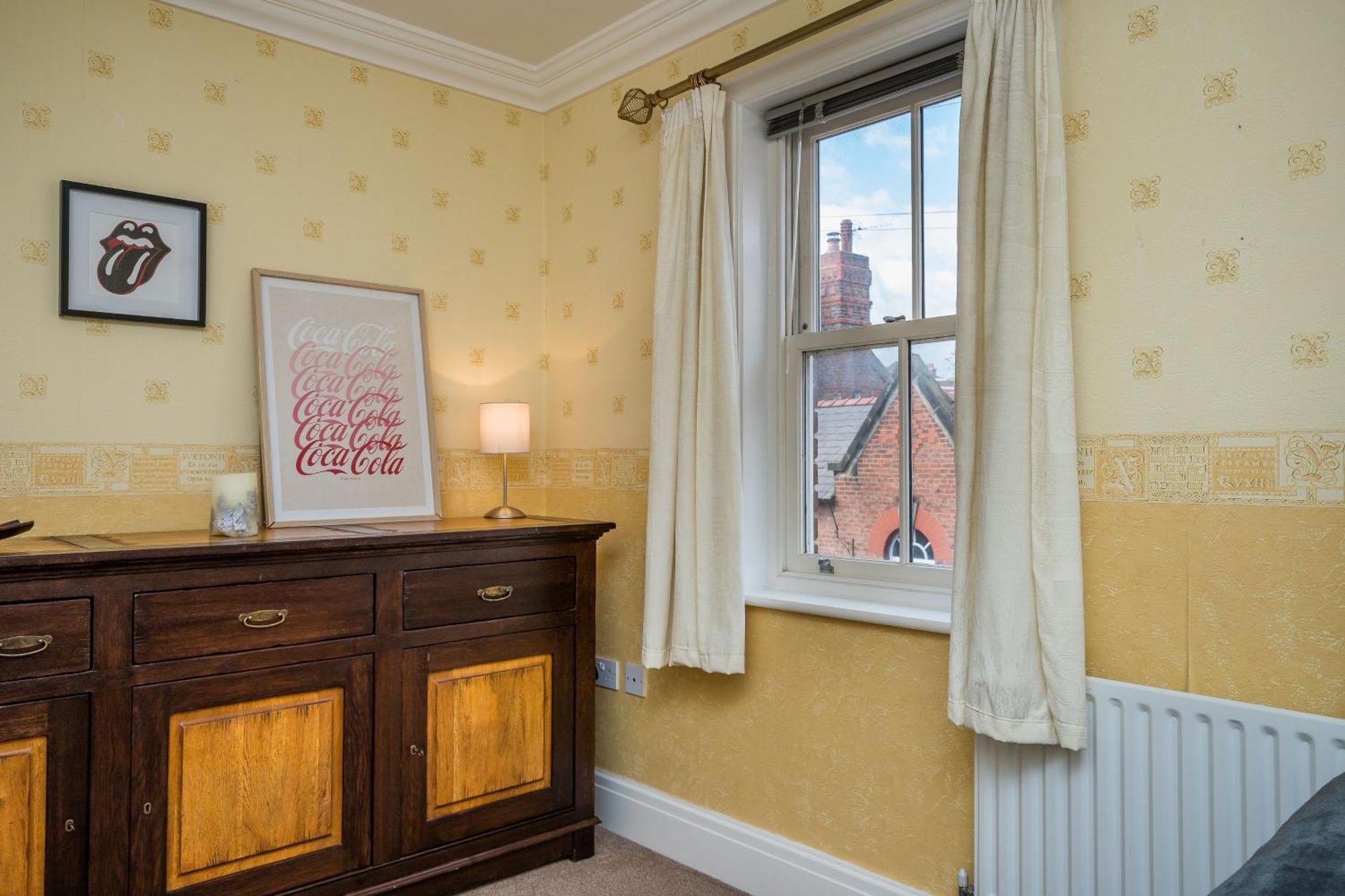Spacious, 3 Bed House For 6 In Central Chester Hotel Екстериор снимка
